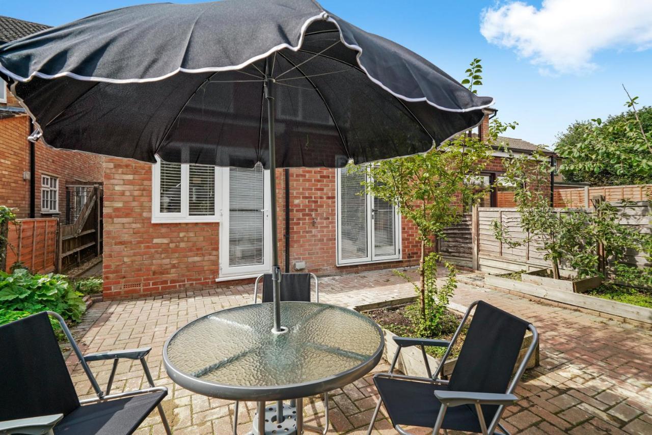 Cosy Heathrow Studios - Parking - Garden ลอนดอน ภายนอก รูปภาพ