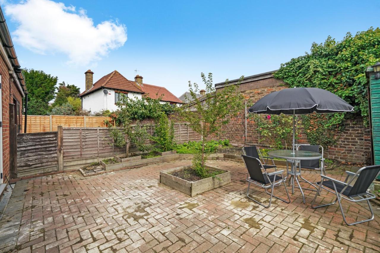 Cosy Heathrow Studios - Parking - Garden ลอนดอน ภายนอก รูปภาพ