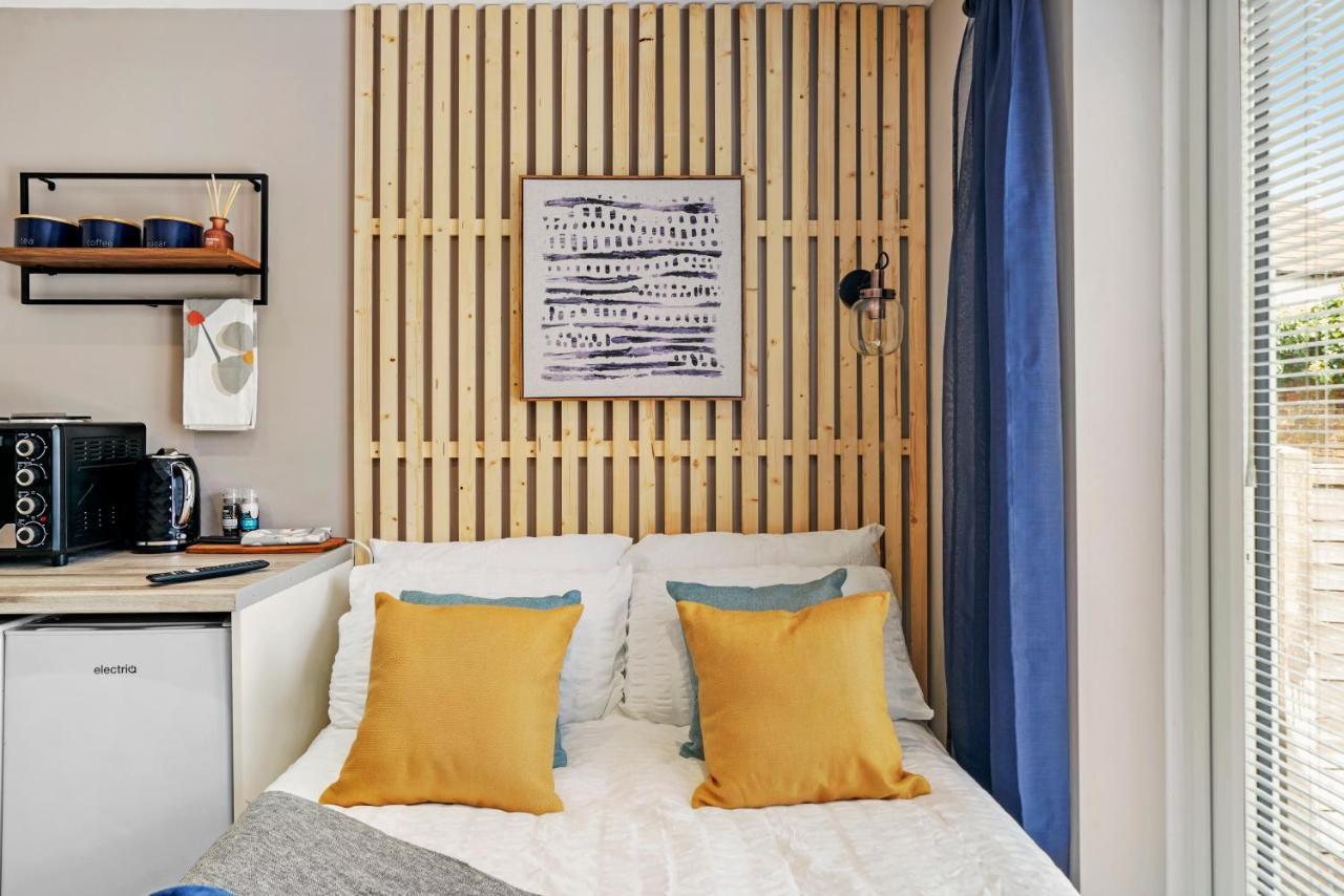Cosy Heathrow Studios - Parking - Garden ลอนดอน ภายนอก รูปภาพ