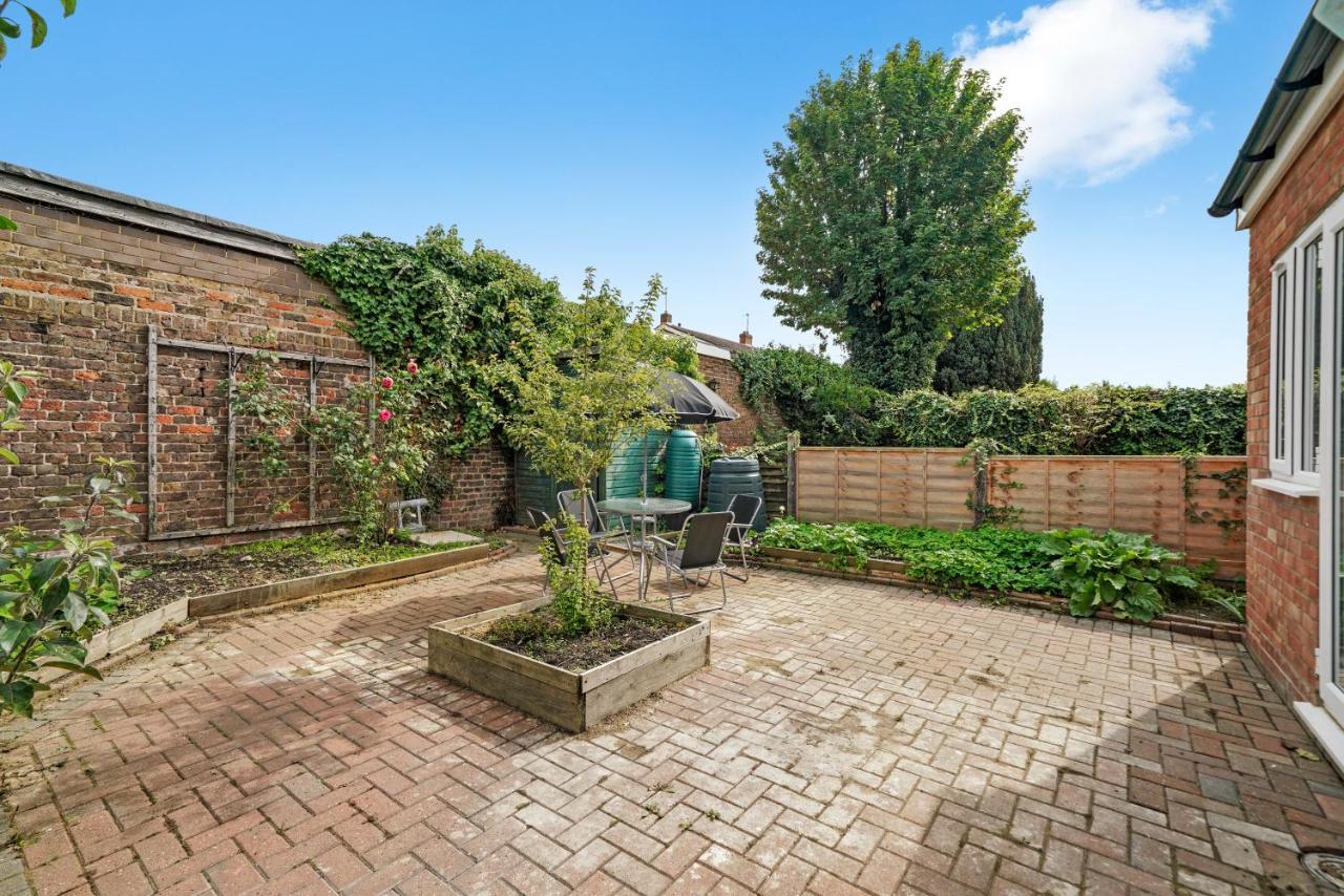 Cosy Heathrow Studios - Parking - Garden ลอนดอน ภายนอก รูปภาพ