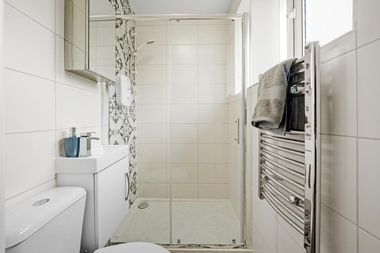 Cosy Heathrow Studios - Parking - Garden ลอนดอน ภายนอก รูปภาพ