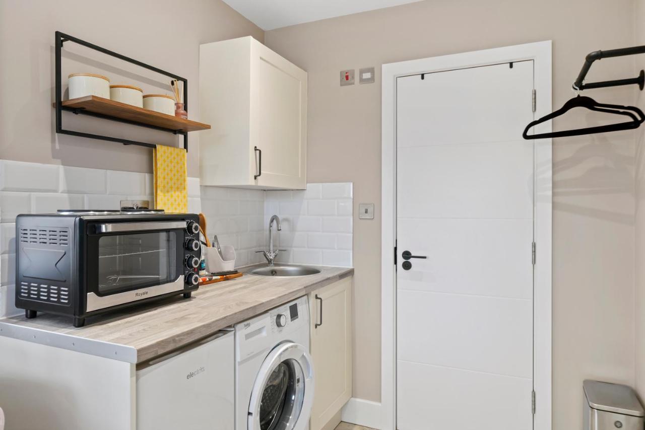 Cosy Heathrow Studios - Parking - Garden ลอนดอน ภายนอก รูปภาพ